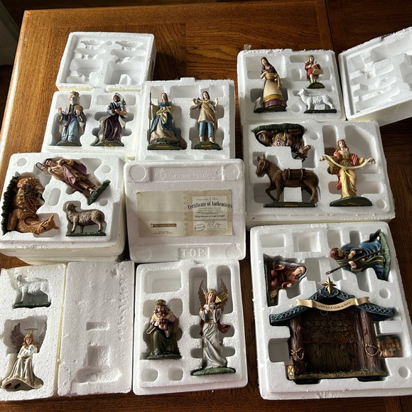 Thomas Kinkade Nativity Collection 21pcs - EUC - Picture 2 of 14